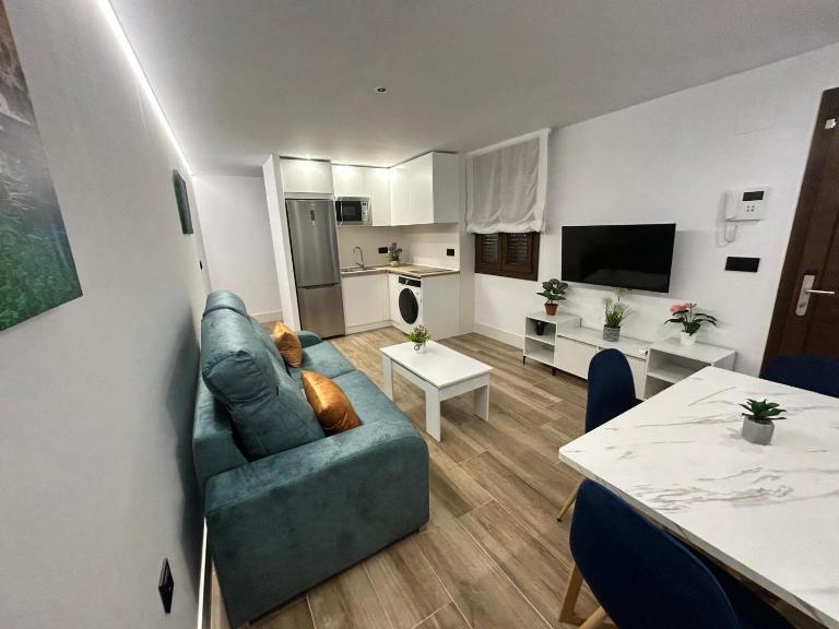 1ª planta INTERIOR Apartamento Juan Robledo en centro ciudad, - Chambres d'hôtes Andújar