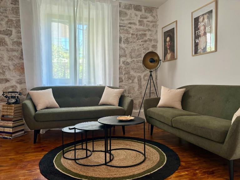 Casa Brullevi - villa u staroj jezgri s pogledom na more - B&B Betina