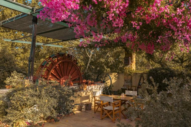 Mansion Argyrakiko - 3 bedroom house in Kampos - B&B Chios