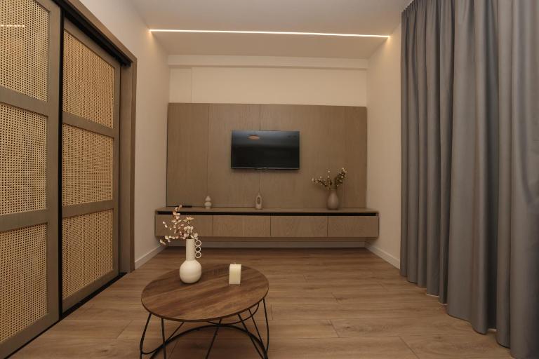Jon's Garden Apartments - B&B Tirana