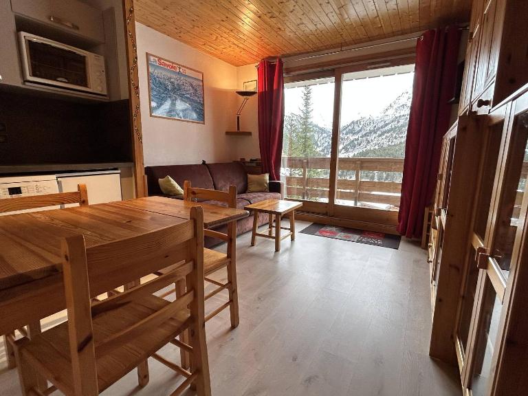 Appartement skis aux pieds à Méribel avec balcon - 4 pers. - FR-1-355-122 - B&B Méribel