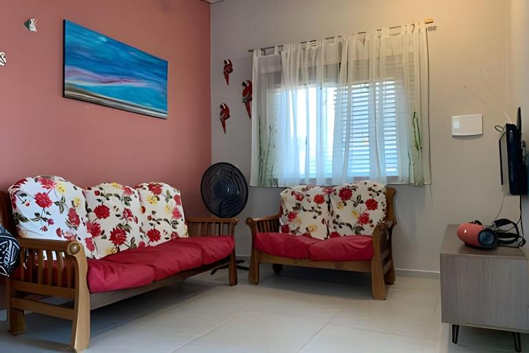 Venha aproveitar o litoral de Peruíbe em apartamento aconchegante ( apartamento primeiro andar) - Ferienwohnung Peruíbe