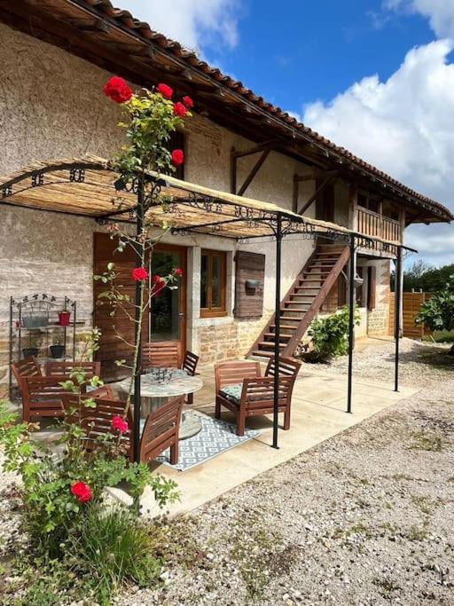 Gîte Les Petits Belézins - Bed and Breakfast Saint-Amour
