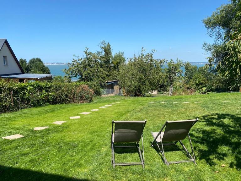 Gites de la Baie d'Honfleur - Bed and Breakfast Cricquebœuf