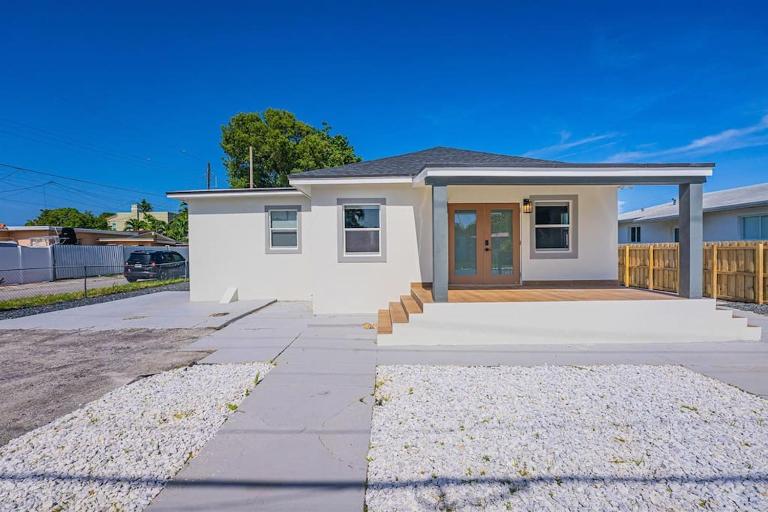 Modern Miami Unit 1 - Close to South Beach & Airport - B&B Miami