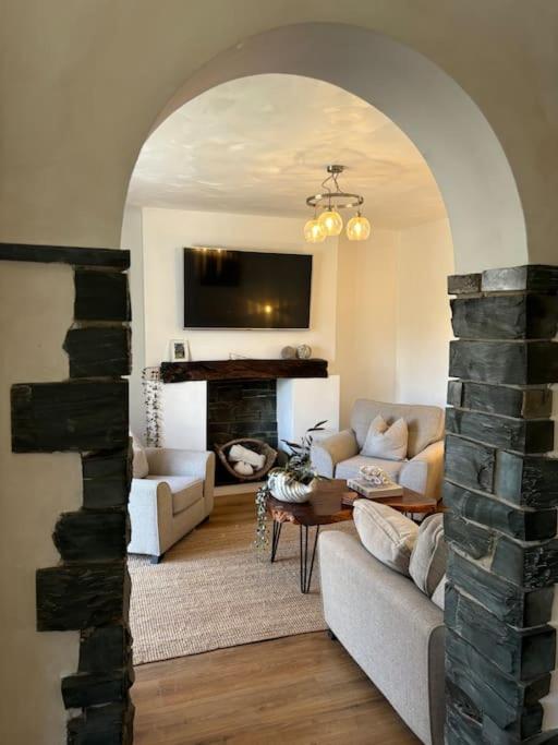 Cozy 3-Bed Cottage with Hot Tub - B&B Abergele