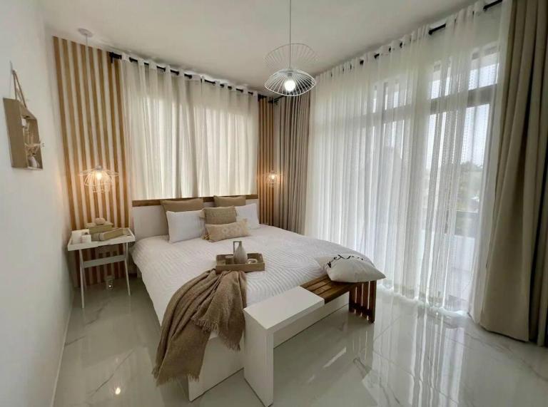 Apt - Sleeps 4 - Balcony - Pool - Parking - B&B Grand Baie