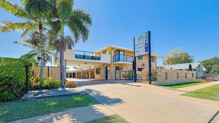 Emerald Central Palms Motel - B&B Emerald
