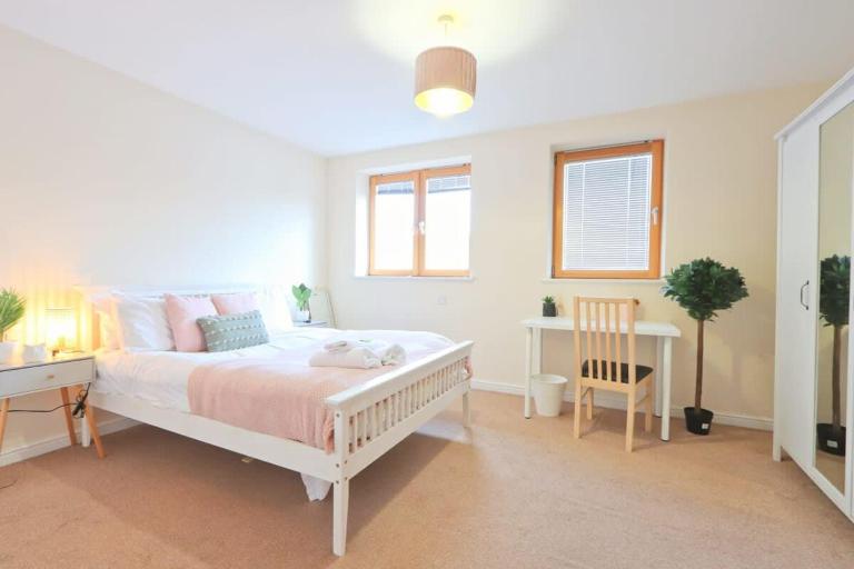 Amazing 2 Bed Townhouse walking distance from Bristol Temple Meads - B&B Brístol