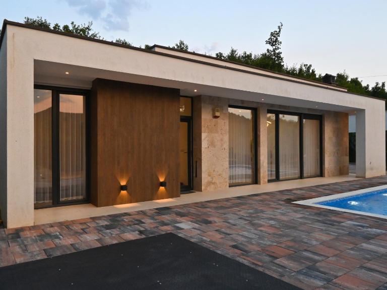 Brick Villas - Poolside Bliss - B&B Novo Brdo