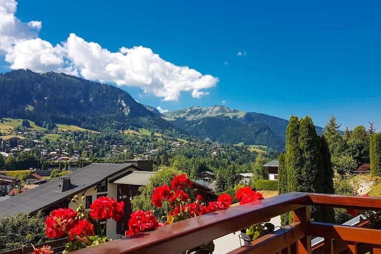 Exceptional view of village and mountain - B&B Megève