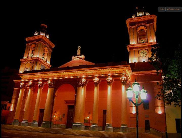 Departamento a 150 metros de la catedral con cochera - B&B Catamarca