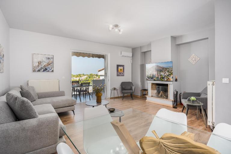 Villa Costa Luca in Vouliagmeni - B&B Atenas
