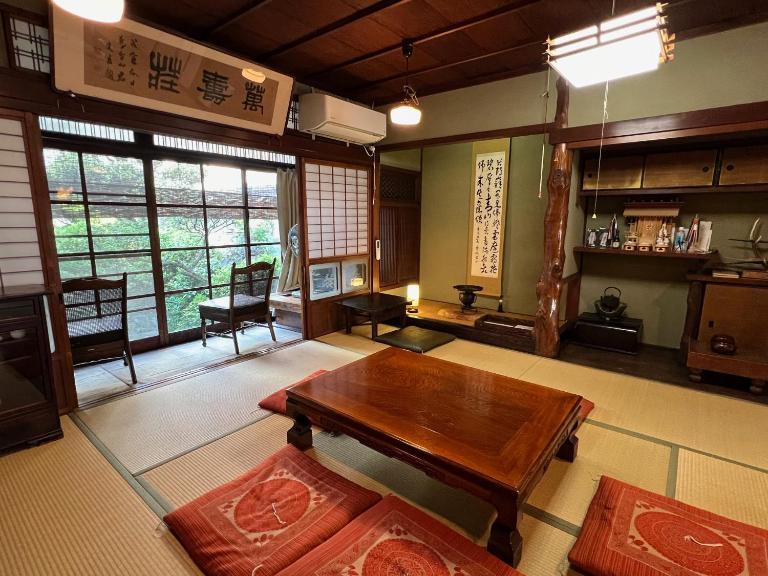Guesthouse Naramachi - B&B Nara