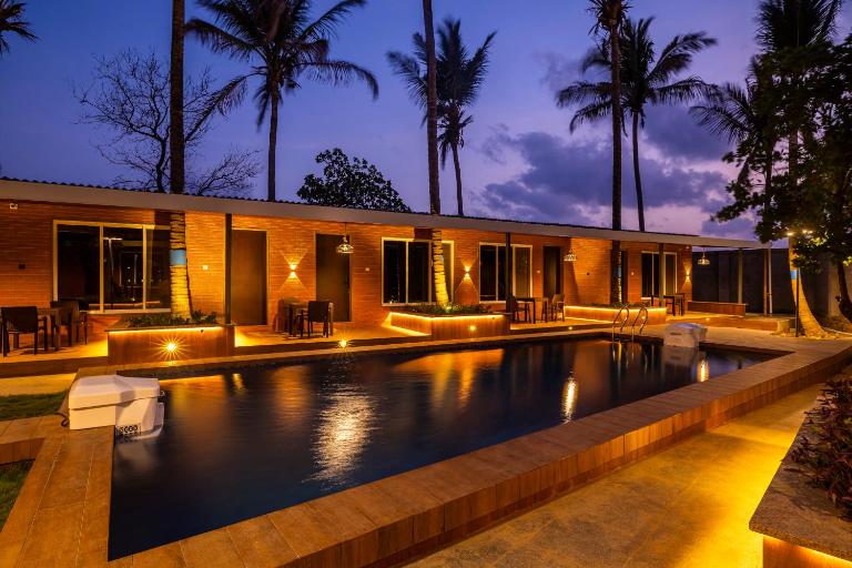 Coco Bliss By Mauli Stays - B&B Manor