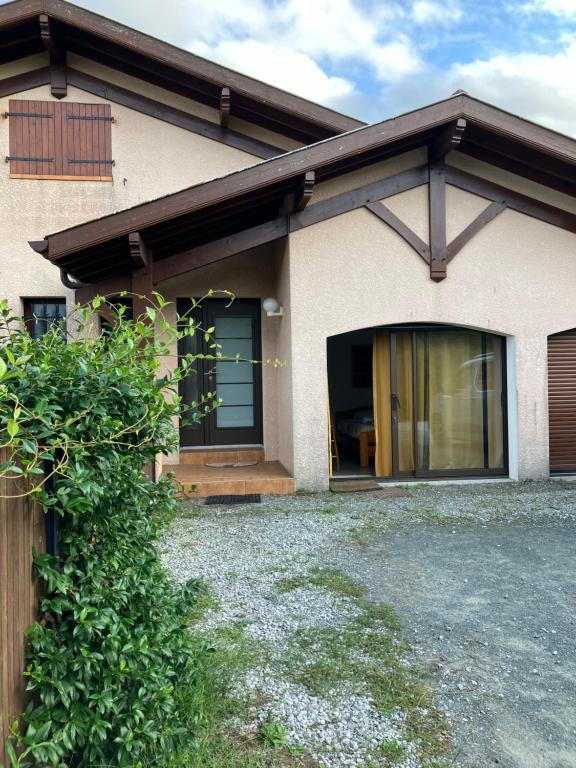Chambre et sdb avec entrée privative - B&B Soustons
