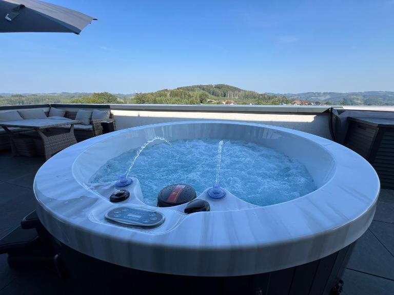 Immo-Vision - Penthouse Privat Wellness - B&B Bergneustadt