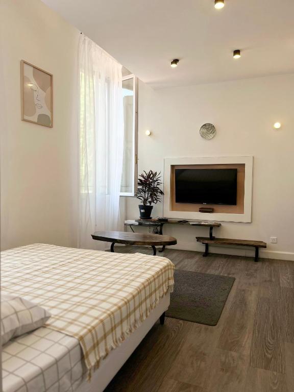 Studio lumineux avec belle vue - B&B Salernes