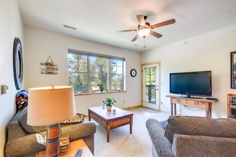 Cozy Livingston Condo w/ Balcony & Mtn View! - B&B Livingston