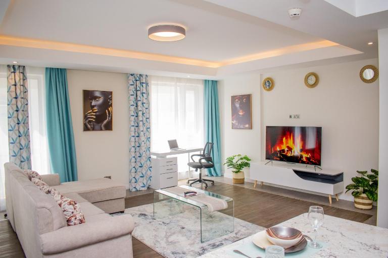 Capital M Luxury 1br by BednBeyond Eagle Westlands Nairobi with a Pool and City View - B&B Nairobi