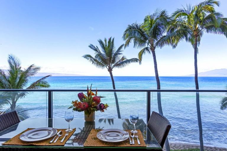 Ocean Front Gorgeous Views - B&B Kahana