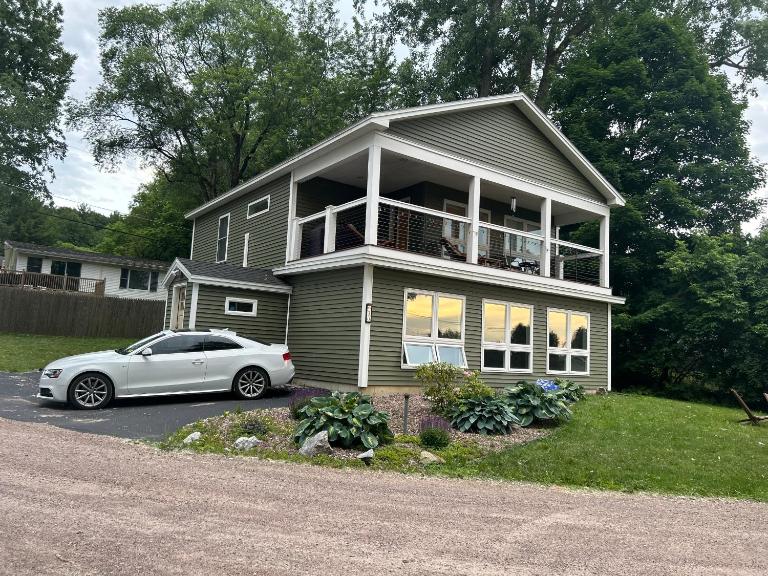 Roberts Lake House Room #3 - B&B Colchester