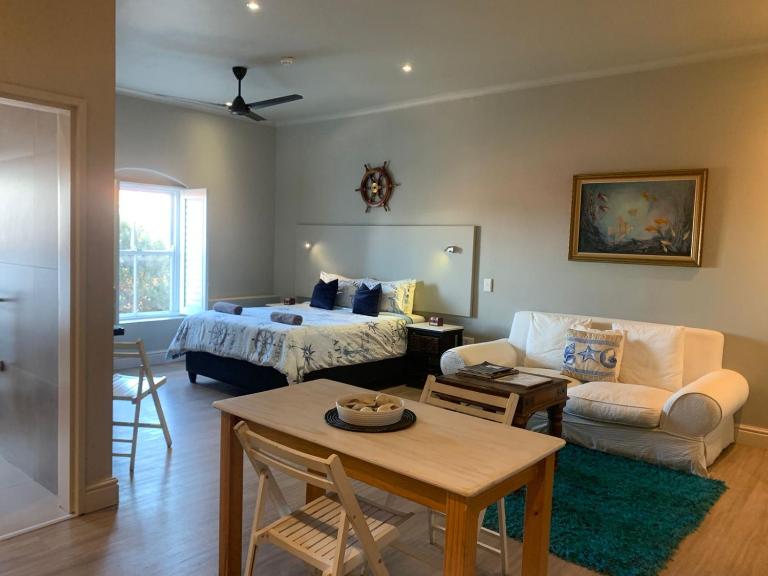 Hermanus Waterfront Apartment 12 - Ferienwohnung Hermanus