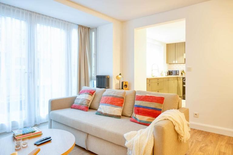 Chic 3-BR Oasis in Ghent - Stylish Interiors - Bed and Breakfast Gent
