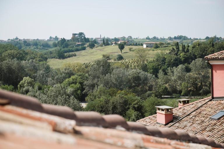 Vicolo Al Castello - Langhe e Monferrato Suites - B&B Costigliole d'Asti