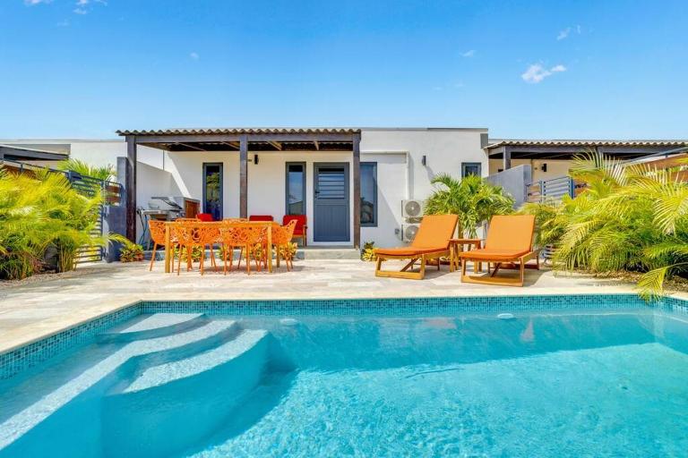 FourVillas with Private Magnesium Pool 3 min to the Beach & Dive Rinse Tank - B&B Belnem