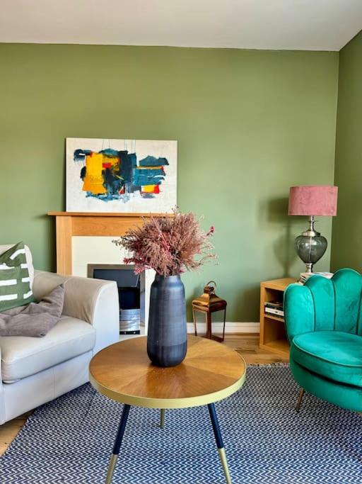 Two bedroom maisonette in the heart of the West End - B&B Glasgow