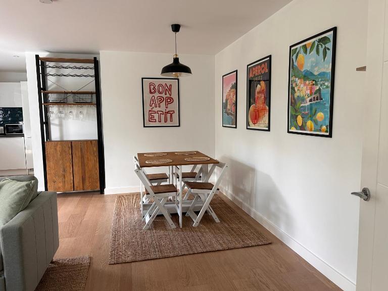 Cloud Serviced Properties - Lovely One Bed with Sofa bed - Bracknell - B&B Bracknell