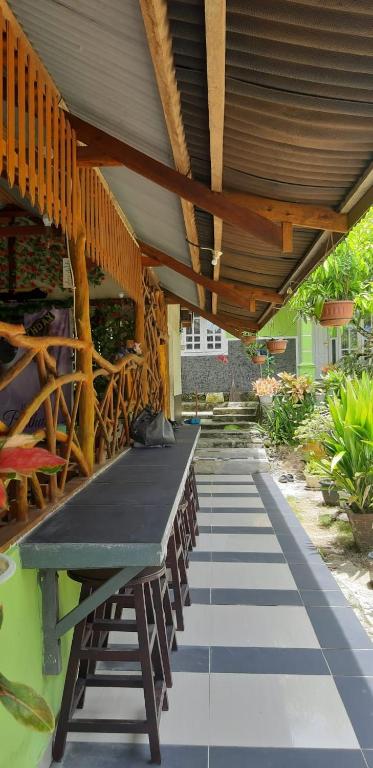 Laggaita Beach Homestay & Tourist Culinary Centre Mentawai - B&B Tuapejat