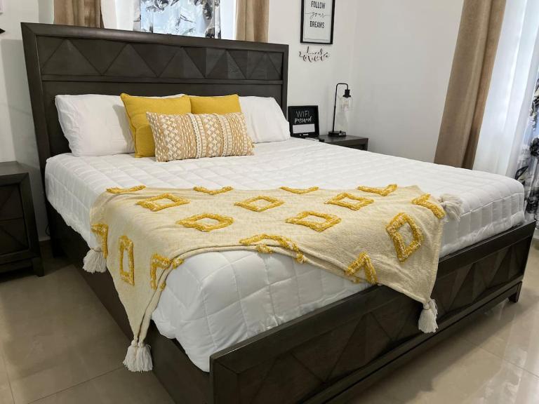 Villa Carmin I - Apartment with Private Pool - Bed and Breakfast Aguadilla