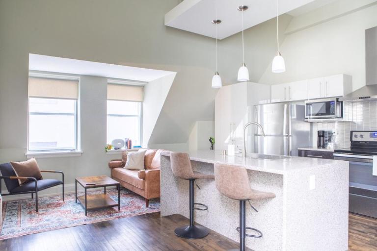 Downtown Luxury 1BR Loft - B&B Milwaukee