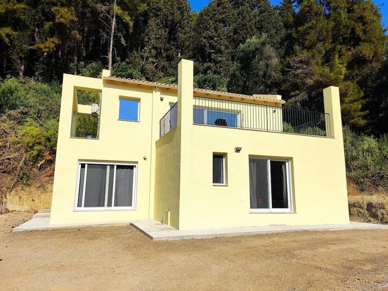 Villa Marianthi Afroditi House in Achillion woods - B&B Achílleio