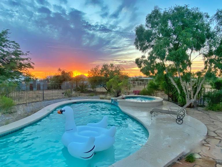 Lazy H Bar Desert Outpost Ranch House with Pool and Hot Tub - B&B Tucson