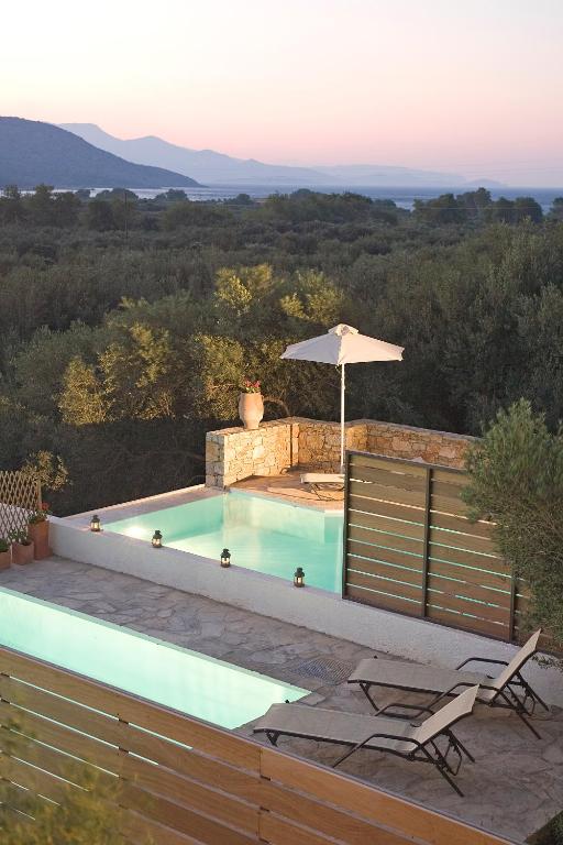 Istron Maisonettes with private pool - B&B Astrinó