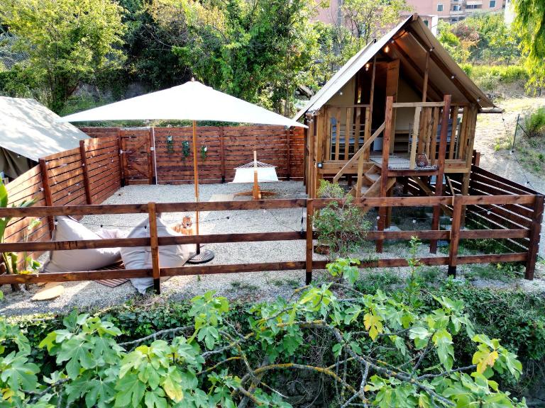 Twiga tenda su palafitta - B&B Imperia