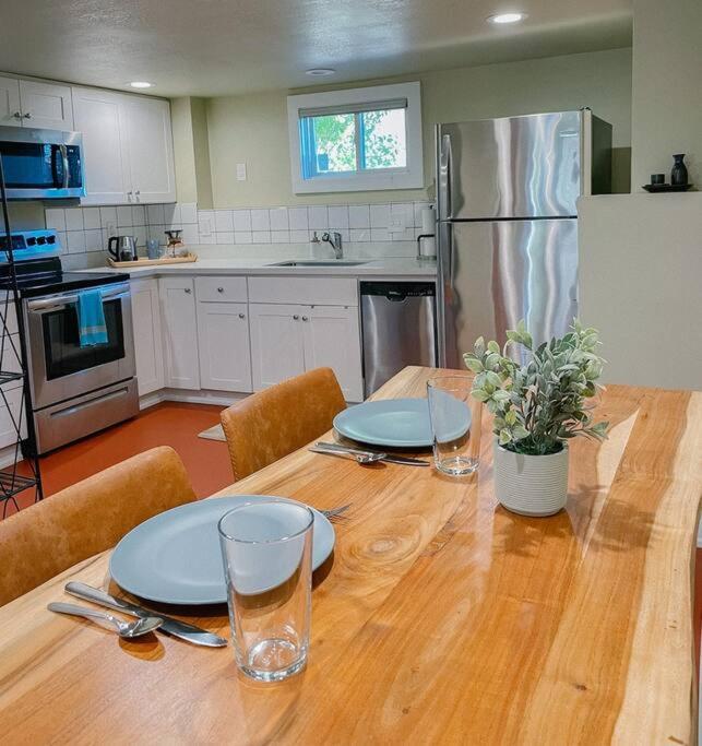Cozy One Bed Suite in the Heart of Ballard - Chambres d'hôtes Seattle