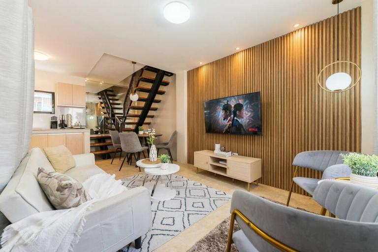 Furnished 3BR Townhouse Near Cebu IT Park with Parking, Fast WiFi, Netflix and More - B&B Cebu City