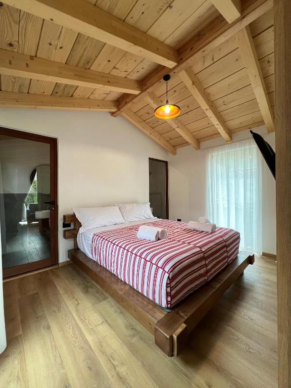Guest House Si n'shpi tande - Mrizi i Zanave - Chambres d'hôtes Fishtë