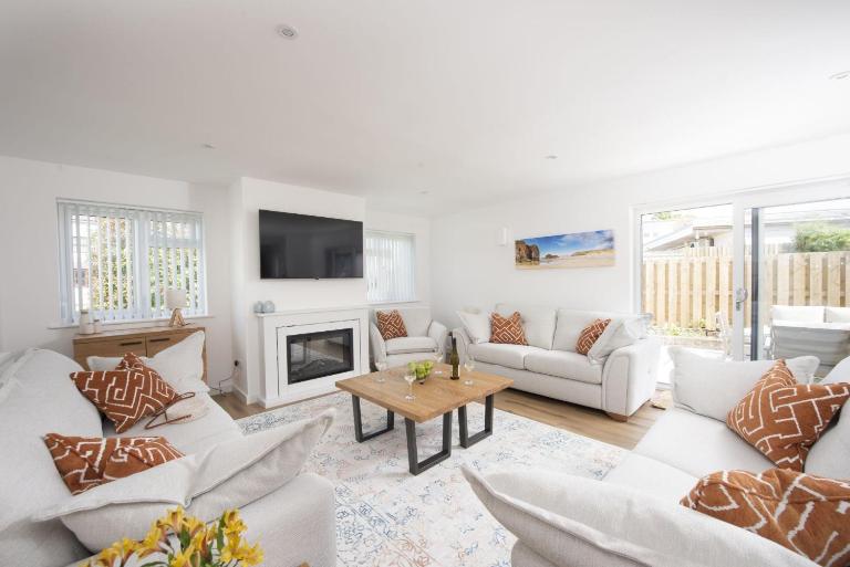 Tre Lowen, Goonhavern, Perranporth - Free Parking - Free Wifi - Games Room - B&B Perranporth