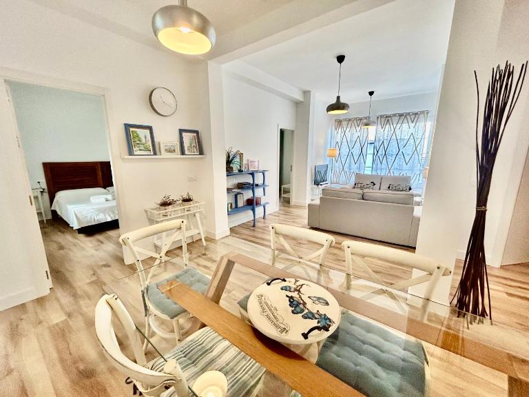 Acogedor apt 6pax 3Bdr 2Bth - CozyHomeSevilla5 - B&B Sevilla