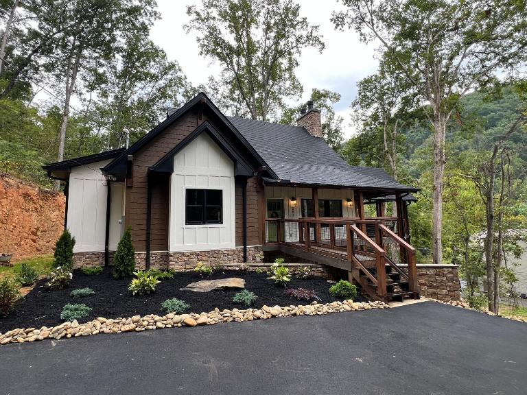 Beary Playful a highend luxury cabin nestled in the heart of downtown Gatlinburg - B&B Gatlinburg