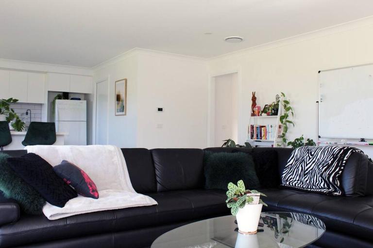 Brand New Luxury Build with Home Theatre - B&B Bathurst