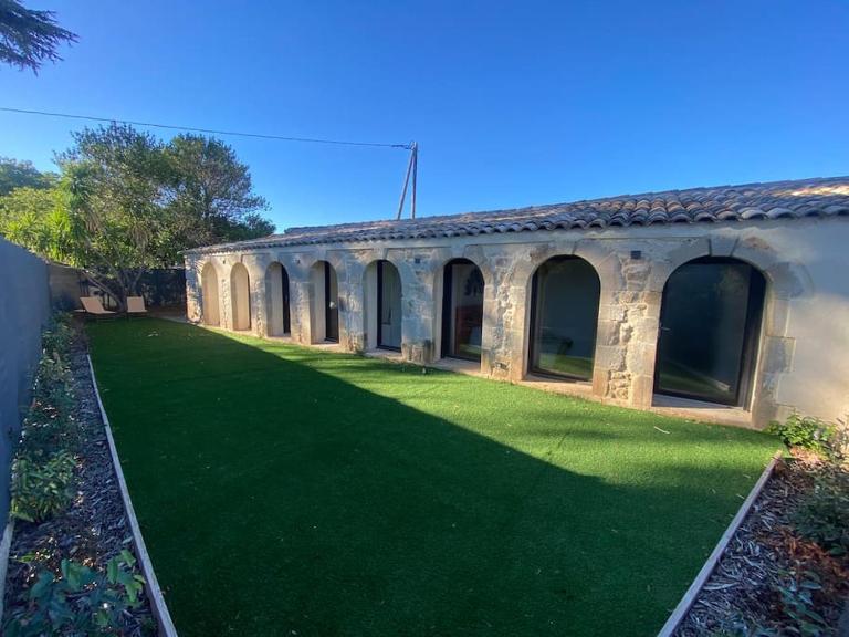 Maison en Pierre à Clermont-l'Hérault - B&B Brignac