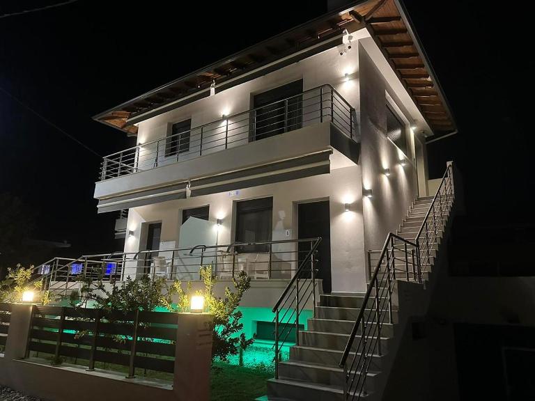 Diamond Light Apartments - Bed and Breakfast Níkiti