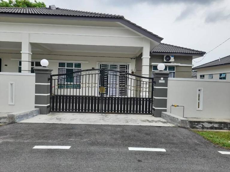 Sri Keroma Bajandoh Muar Homestay - Chambres d'hôtes Muar
