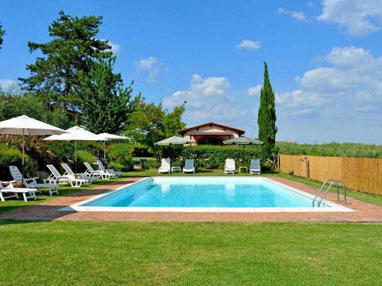 Villa Roseto Exclusive villa with swimming pool - Chambres d'hôtes San Gimignano